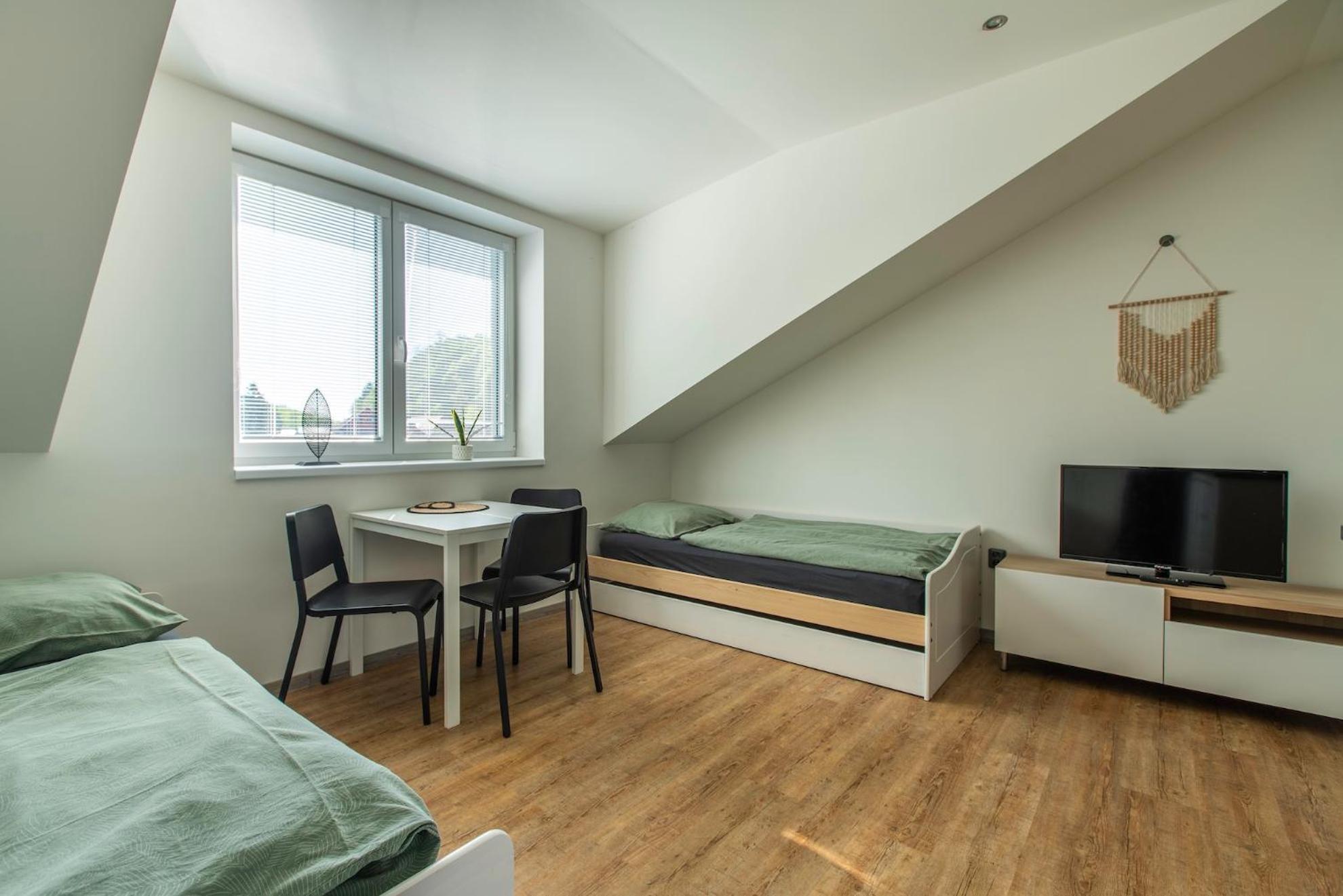Restaurace Hotel Praha Nizbor Luaran gambar