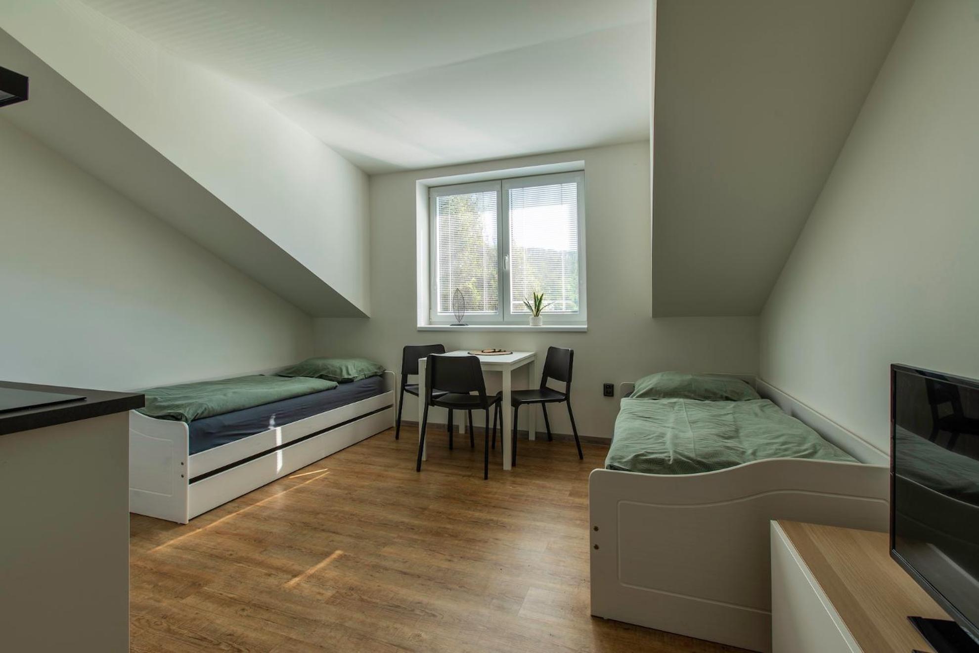 Restaurace Hotel Praha Nizbor Luaran gambar