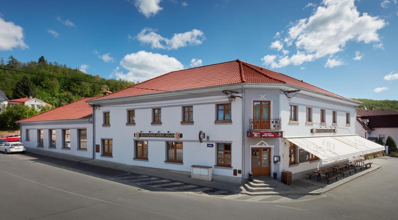 Restaurace Hotel Praha Nizbor Luaran gambar